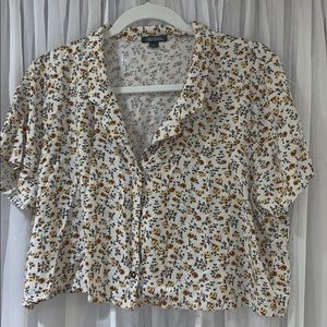Cute floral crop top!